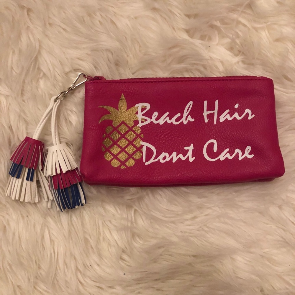 NWOT PINK BEACH WRISTLET